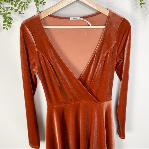 Kimchi Blu “Iris” deep V-neck long sleeve dress - burnt coral - XS - Picture 5 of 8